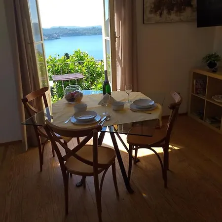 Casa Vittoria Sul Lago Maggiore Apartment *